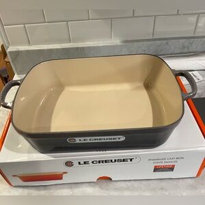 Le Creuset 7.5qt Roaster: Oyster